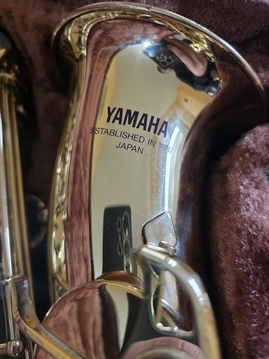 Алт саксофон Yamaha yas 32 purple logo