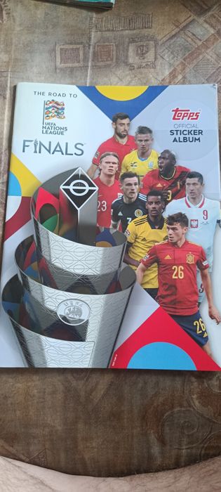 Продавам албуми на Topps и Panini