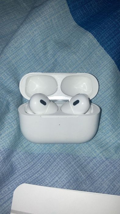 AirPods Pro 2nd generation with MagSafe Charging Case (USB-C)