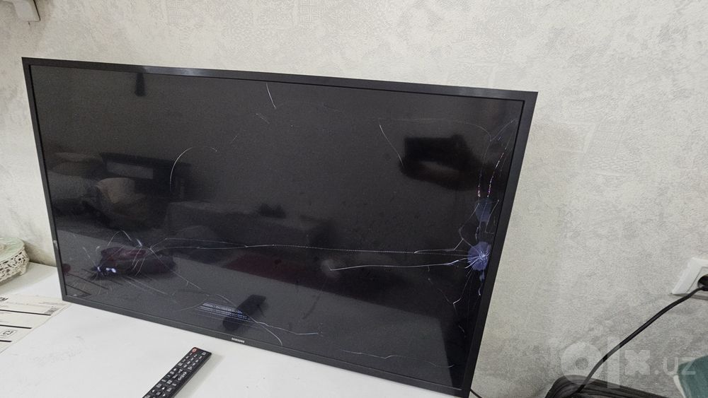 43 talik Samsung Tv oynasi singan