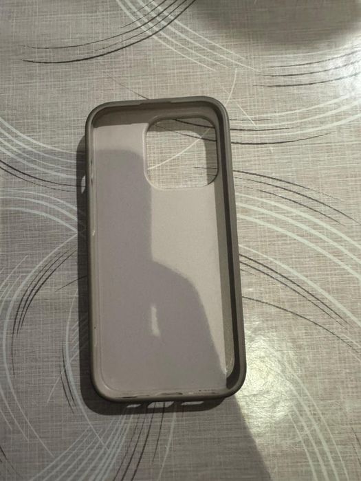 Vad husa Guess iph 15 pro