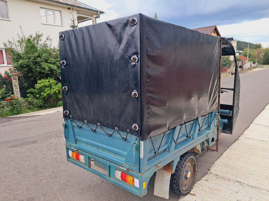 Triciclu tuk tuk moped electric