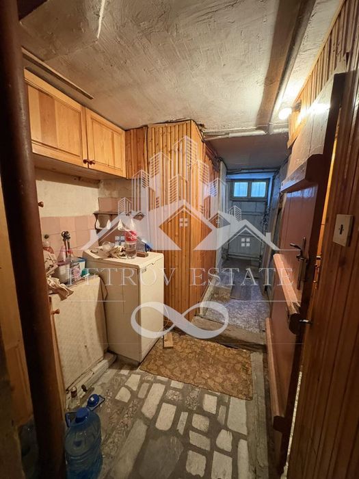 Продава се Къща в Велинград - 239 кв.м за 377 €/кв.м - Снимка #1