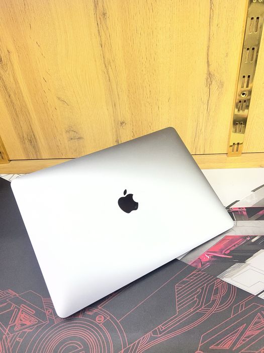 Macbook M1 Air 2020 8/256 100%
