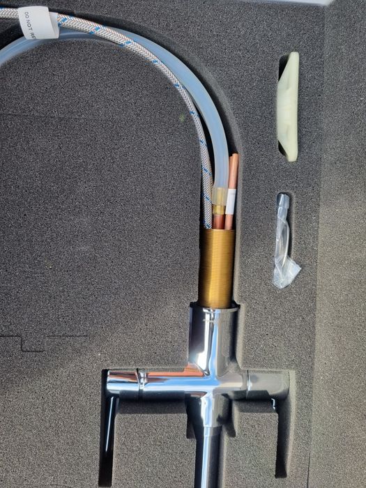 Кухненски смесител с подгряване и пречиствател