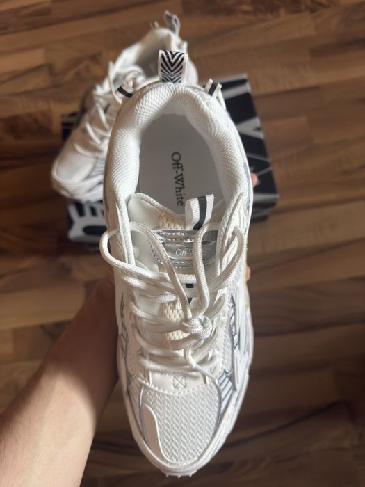 Off white marimea 42