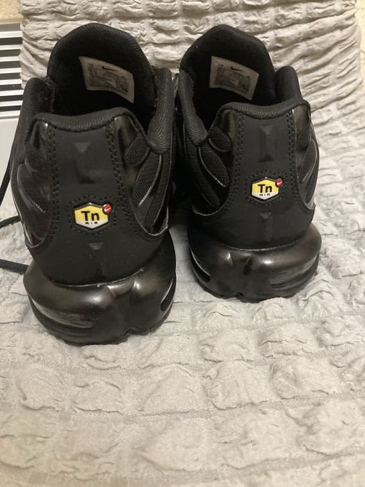 Оригинални!Маратонки Nike tn