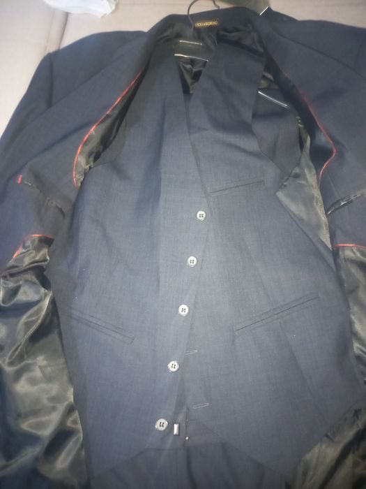 Продается мужкой костюм комплект