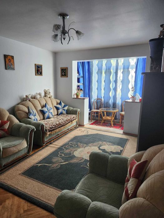 Apartament 2 camere de vanzare, zonă de sus – Onești