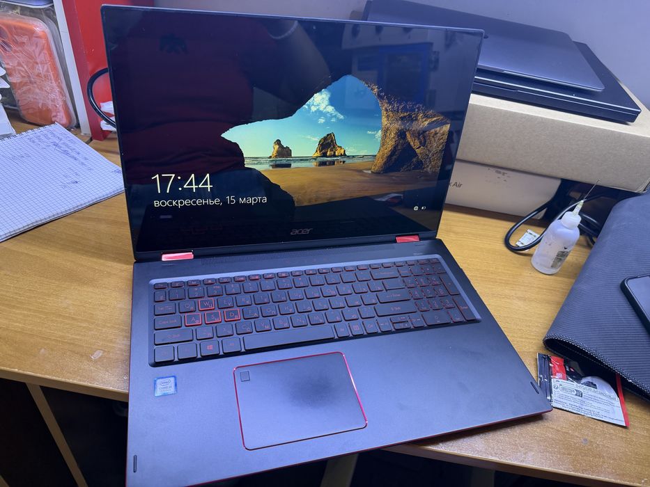 Ноутбук Асер сенсорный