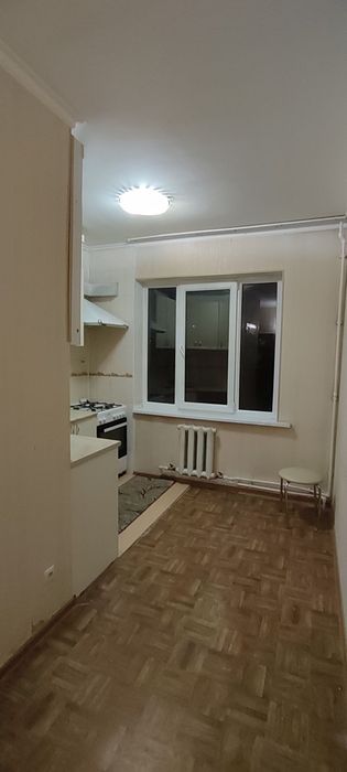 Qora Qamish. 1 xona 2 etaj 4 etajka dom sotiladi