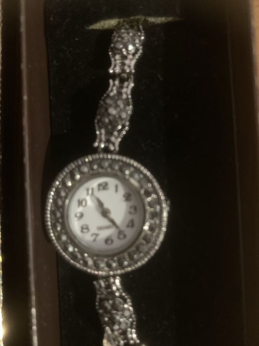 Стилен дамски часовник