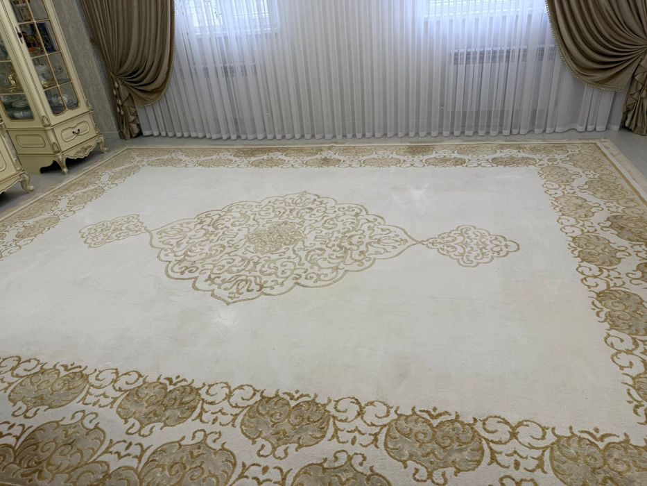 Кілем 4*5 размері жақсы жағдайда