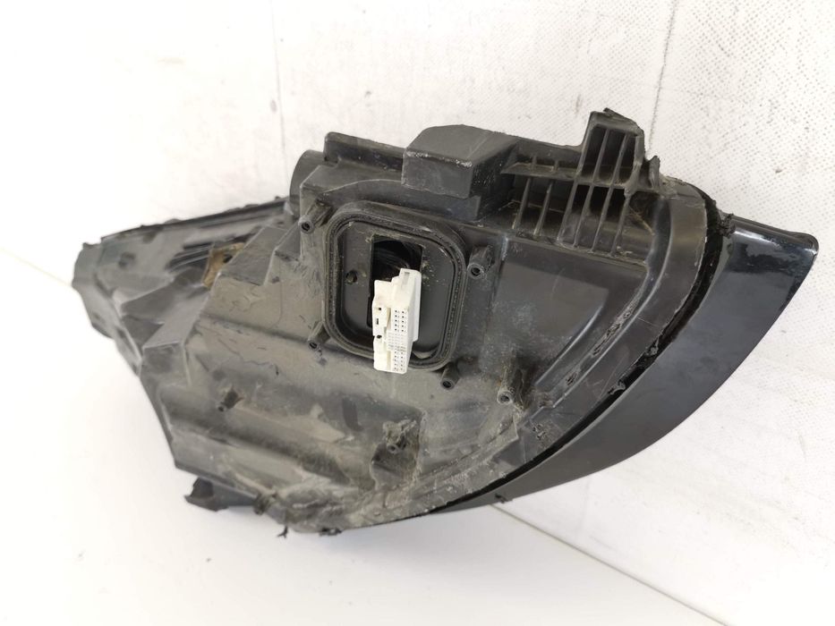 Ляв фар Led Tesla Model 3/Y / Lqv far Led Tesla Model 3/Y Оригинален,