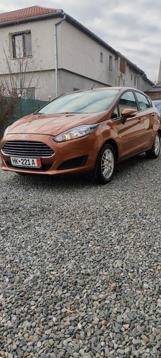 Vând Ford fiesta 1.3