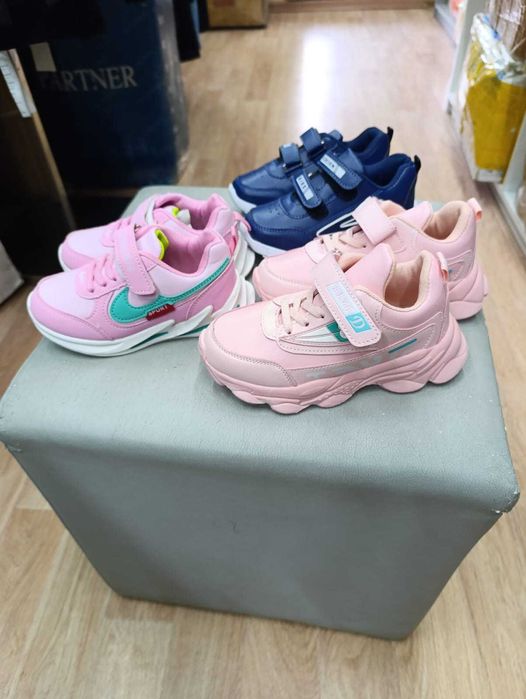 Кроссовки детские