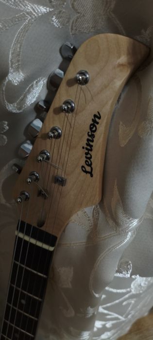 Электрогитара Levinson