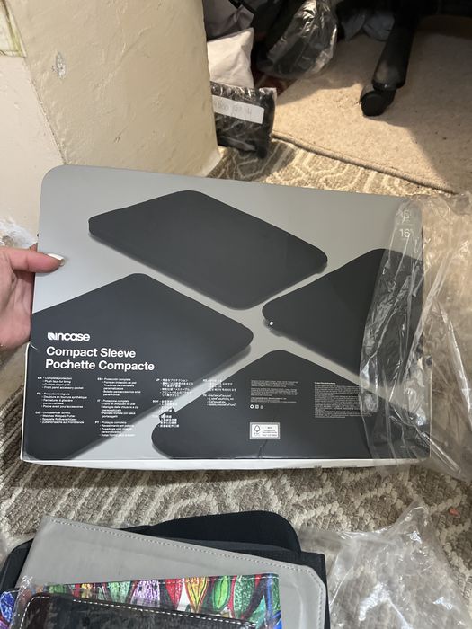 Чанти и калъфи за лаптопи в различни размери