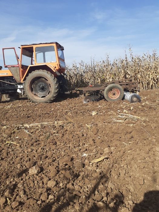 Tractor universal u 650