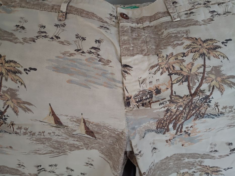 Мъжки летни къси панталони United Colors of Benetton 
UNITED COLORS OF