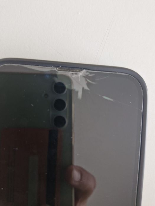 Vand Iphone 14 plus 256 Gb, cu display fisurat + casti