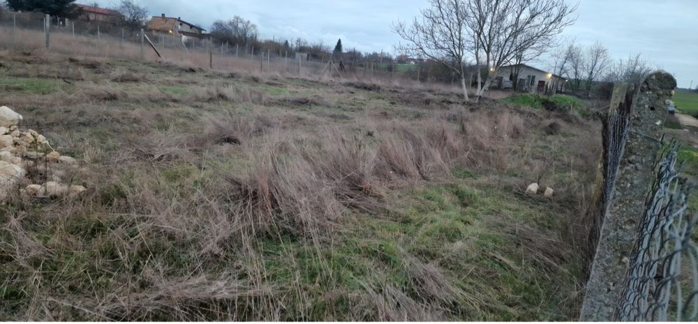 Парцел с ПУП и вода - 600кв.м