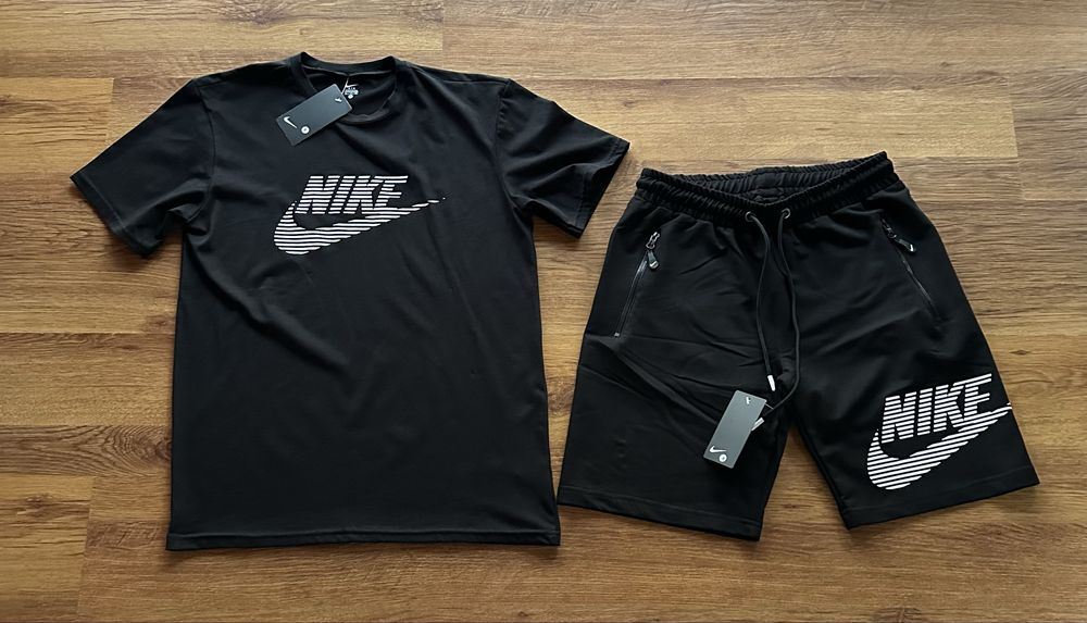 Мъжки,памучен,черен къс екип Nike с гумирано лого и ципове на джобовете