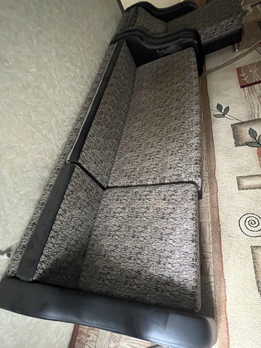 Продам диван в хорошем состоянии
