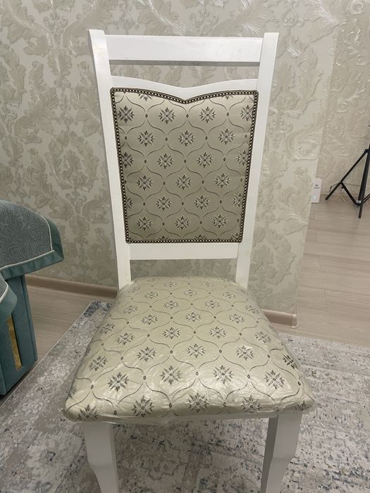 Продаю комплект Стулья депутат