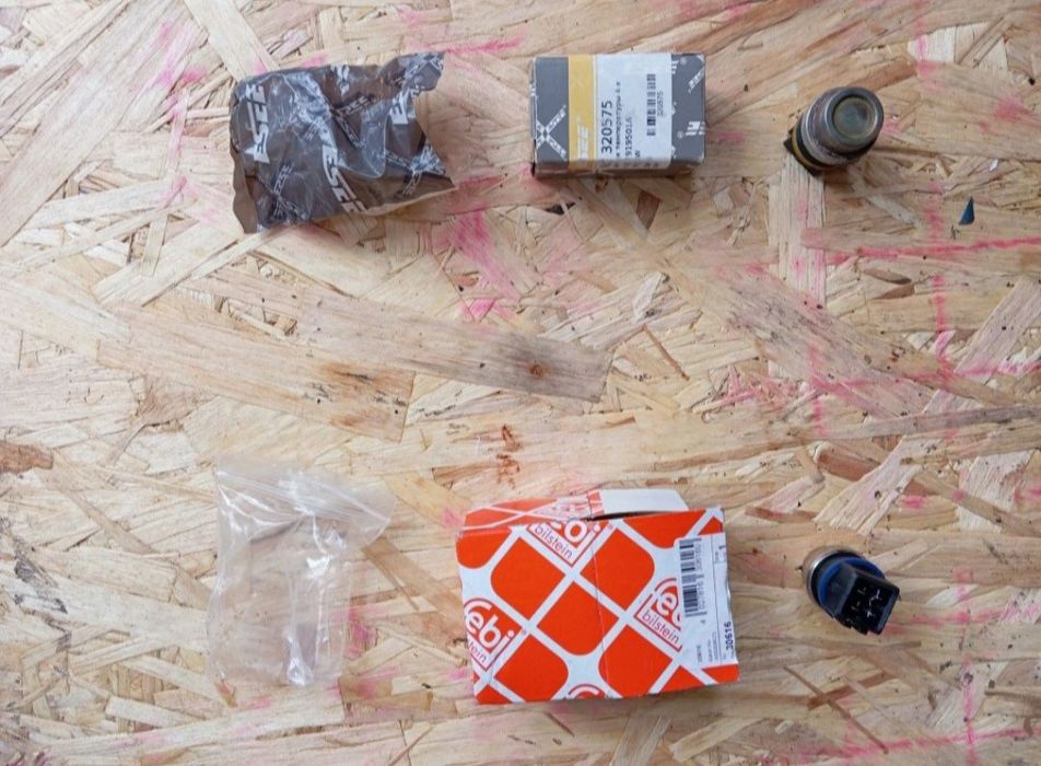 Запчасти на Volkswagen Passat B3:
Кронштейн двигателя 2 тыс.тг.новый,