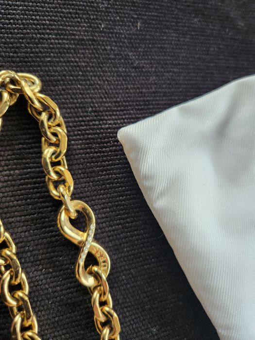 Дамско колие Guess