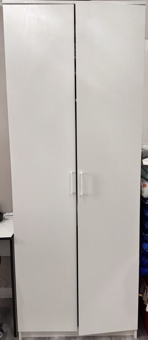 Продам срочно 2 шкафа