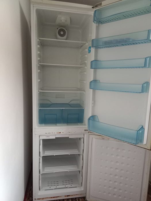 Холодильник продается