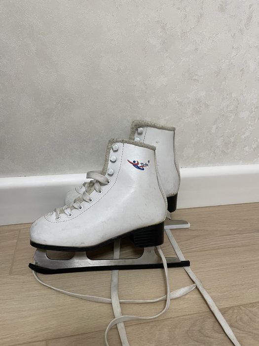 Продам коньки 33 размера