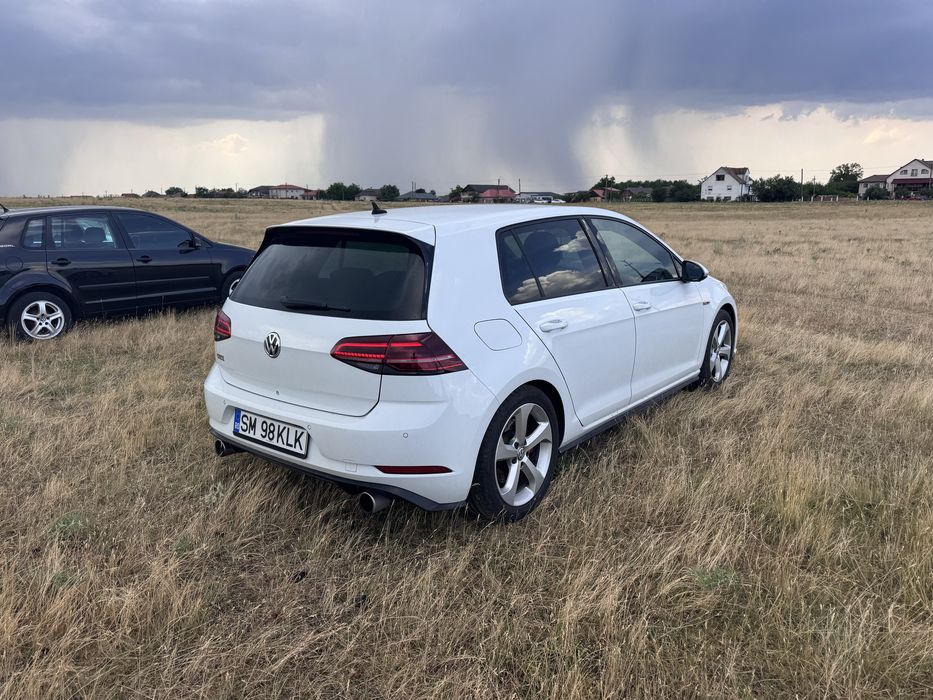 VOLKSWAGEN Golf 2018 — imagine 3