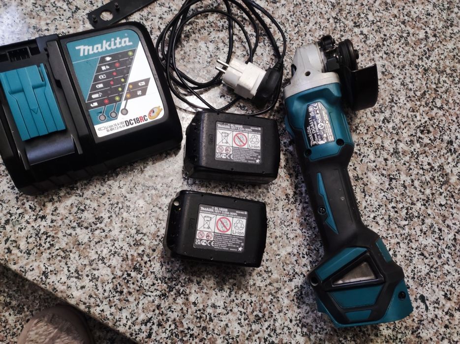 Комплект  ъглошлайф+ зарядно+ 2 бр. батерии 18v.