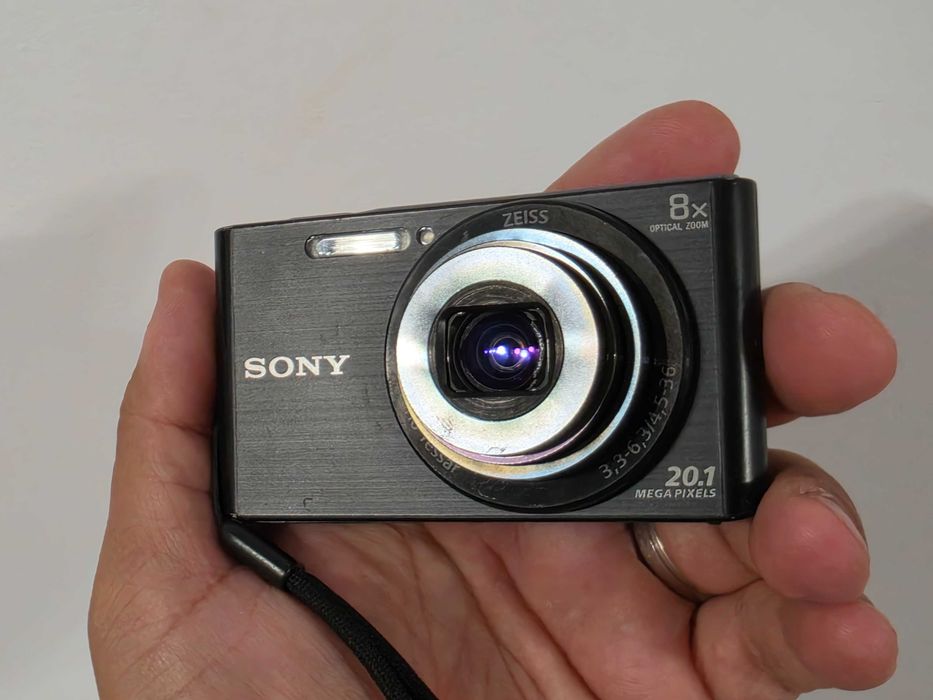 Aparat foto digital compact Sony DSC W830 20.1MP 8xZoom