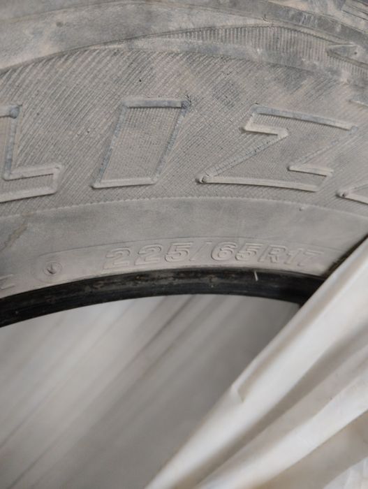 Продам шины бу размер 225/65/17