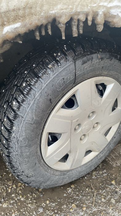 ПРОДАМ зимние резины P14