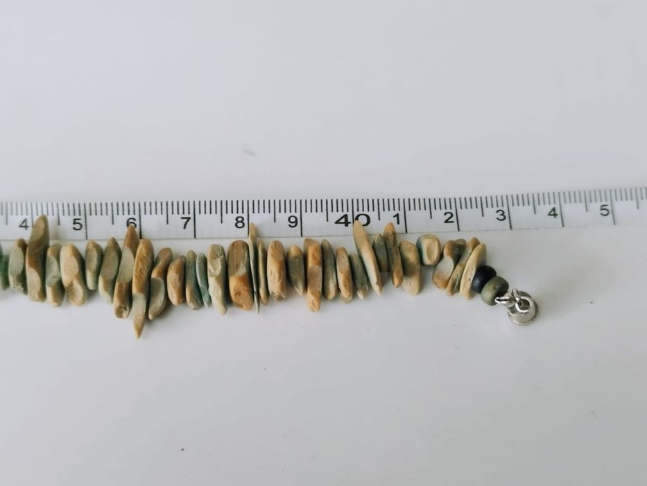 Colier turcoaz african din chipsuri de piatra howlit