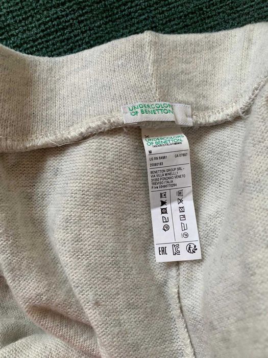 Страхотна, свободна памучна пола на Бенетон