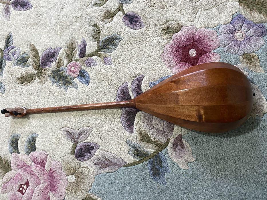 Домбыра сатылады