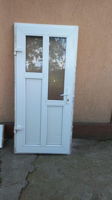 Usa termopan si geam