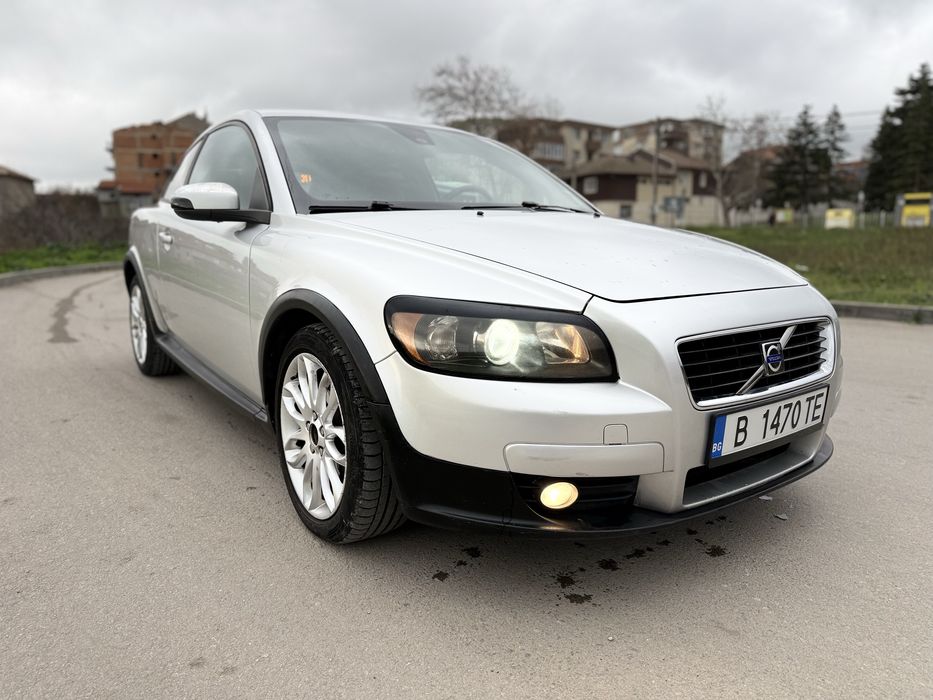 Volvo C30 2.0 6 Скорости 2008г 5л/100км Климатроник Всичко платено