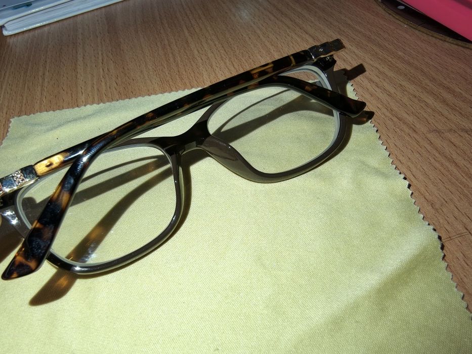 Очки полностью новые вместе с чехлом