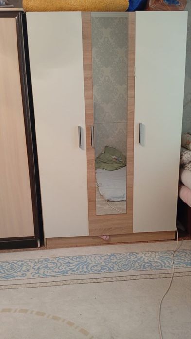 Срочно продам шкаф