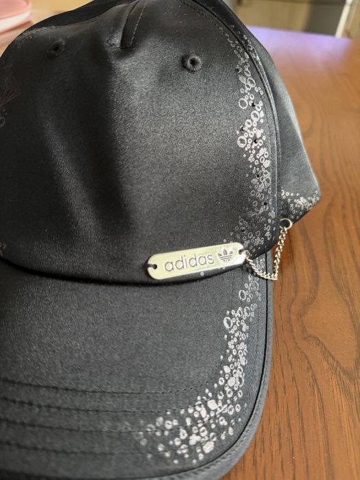 Шапка с козирка Adidas