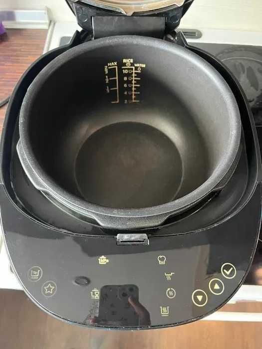 Продавам Мултикукър PHILIPS ALL-IN-ONE HD2151/40 ЧЕРЕН, ALL-IN-ONE