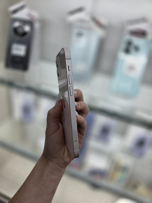 Humor GSM oferă spre vânzare / iPhone 12 / 128 GB / White / Baterie 100% / Garanție/ Rate