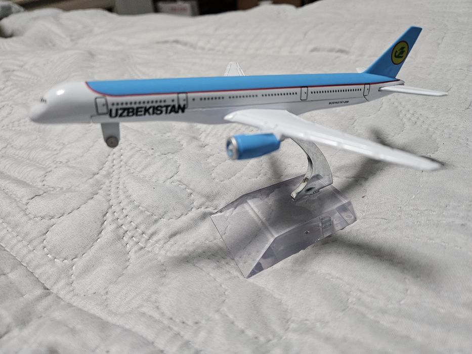 Продам модели самолетов